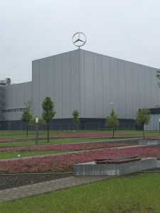 Biztonság a Mercedes gyárban