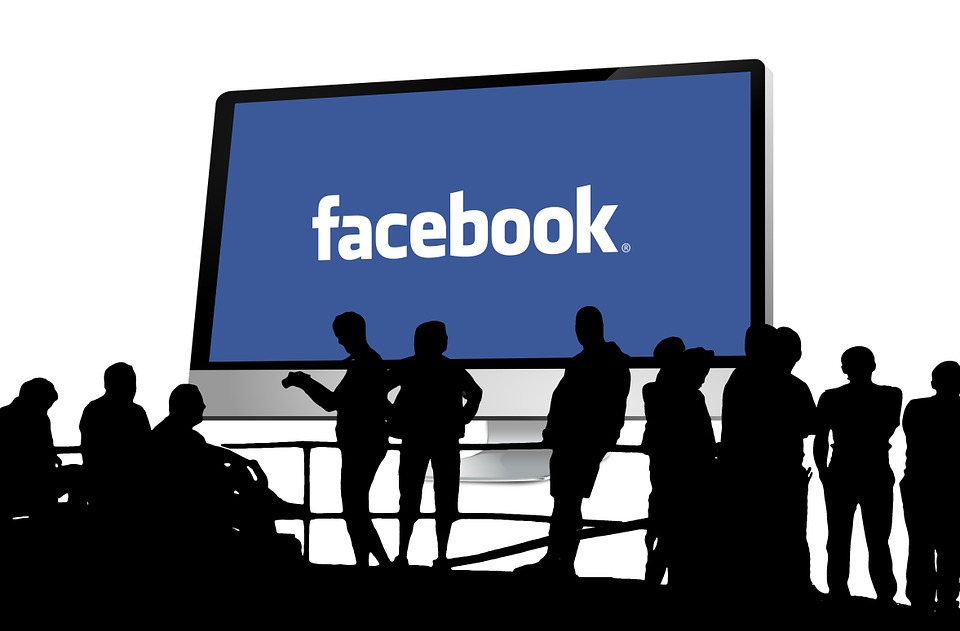 Válaszoljanak a felhasználók! A facebook - biztonsághoz kapcsolódó - súlyos kérdései. Forás: hwsw.hu
