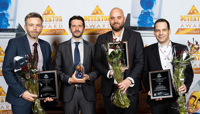 Az első helyezettek a díjakkal (balról jobbra) Björn Admeus, Bosch Building Technologies, (Videófelügyelet), Pierre Parrman, Seriline (IoT biztonság), Raffaele De Astis, Cias (riasztás és észlelés) és Dahn Sadarangani HID Global (ID & Hozzáférés-szabályozás). Forrás: securityworldmarket